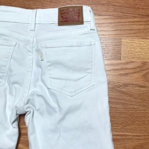 Levi’s 711 skinny jeans